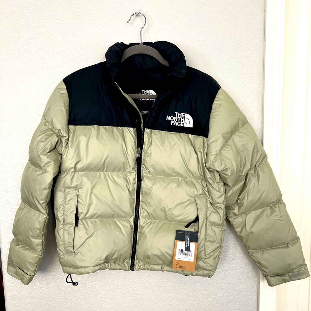 The North Face 1996 Retro Nuptse 700 Women’s Medium Puffer jacket in Tea Green
